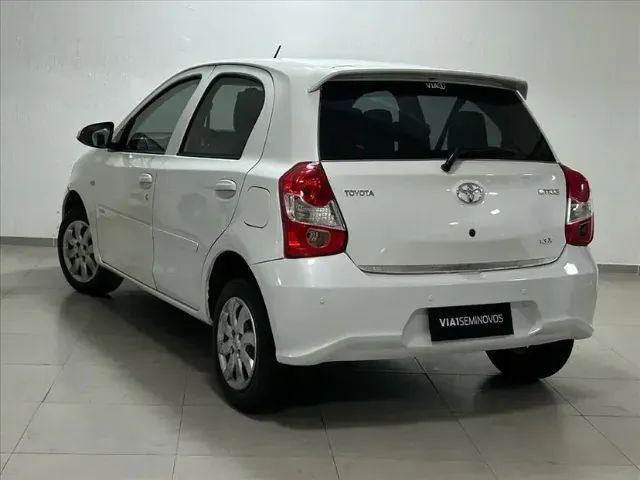 TOYOTA ETIOS 1.3 X 2018 - C/ 61 MIL KM RODADOS  - Foto 4