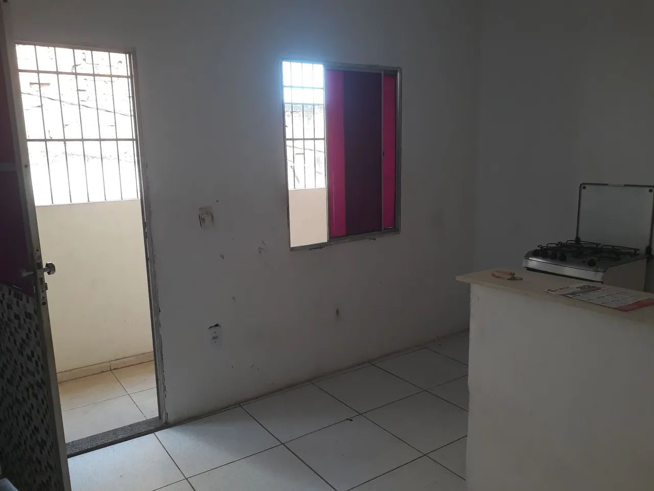 Quarto com varanda Boa  localização - Foto 4