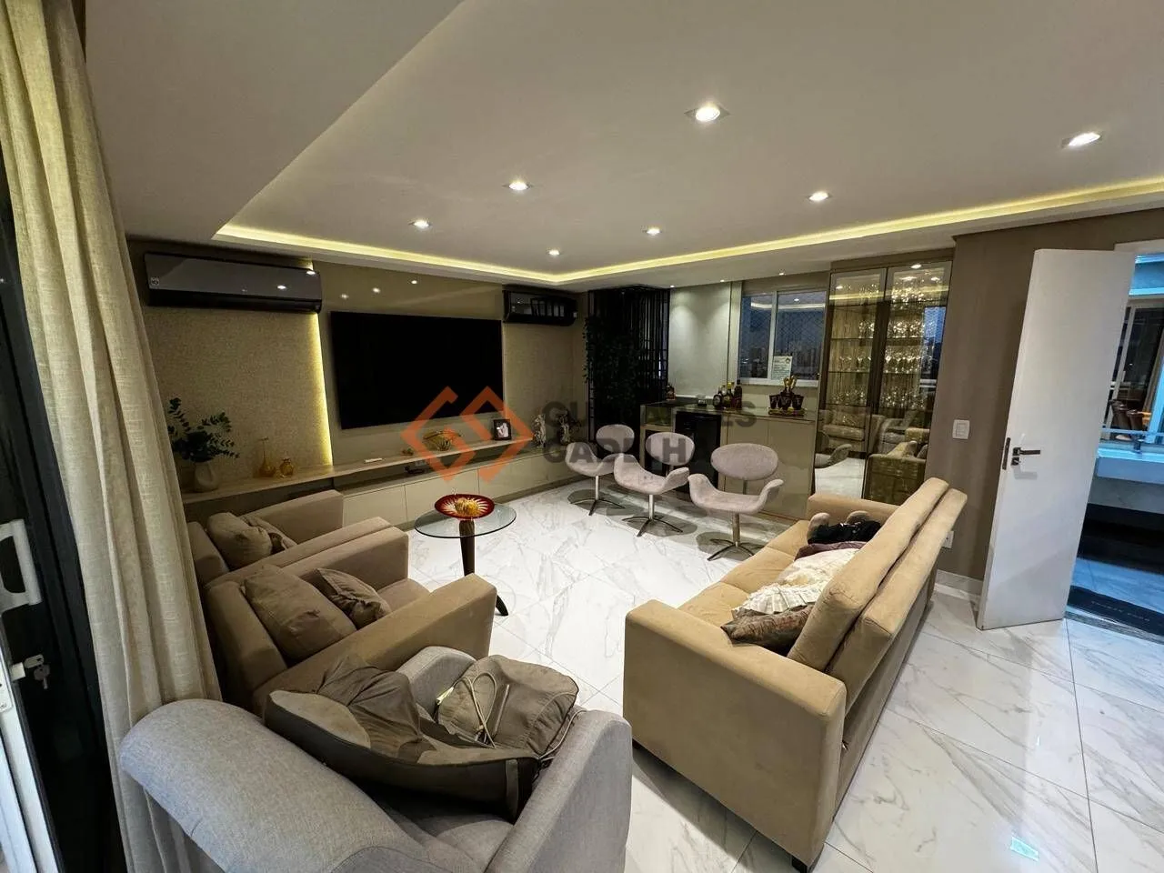Apartamento Para Vender com 2 quartos 2 suítes no bairro Guararapes em Fortaleza