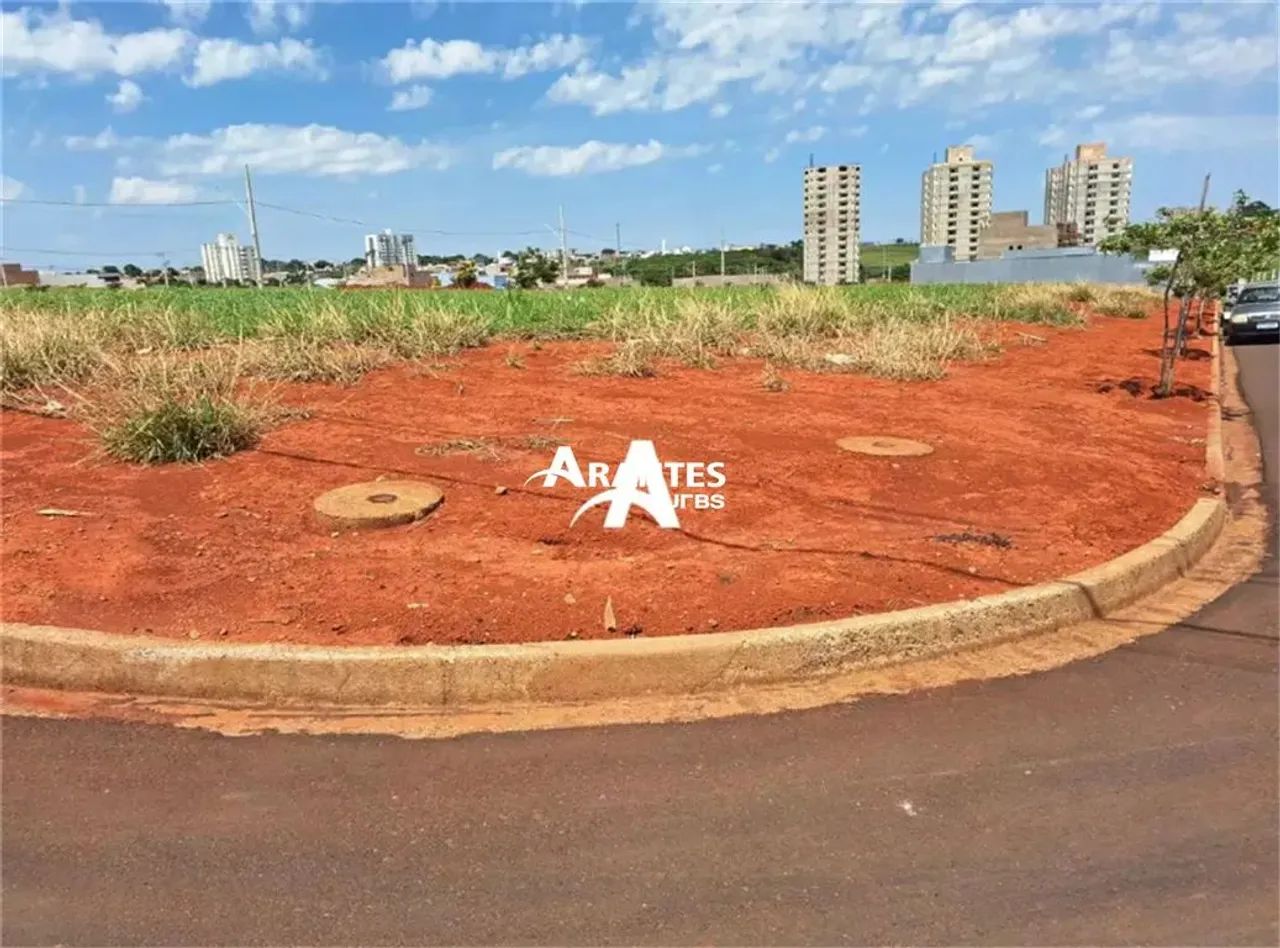 Terreno com 254,14m² à venda no Portal do Vale II