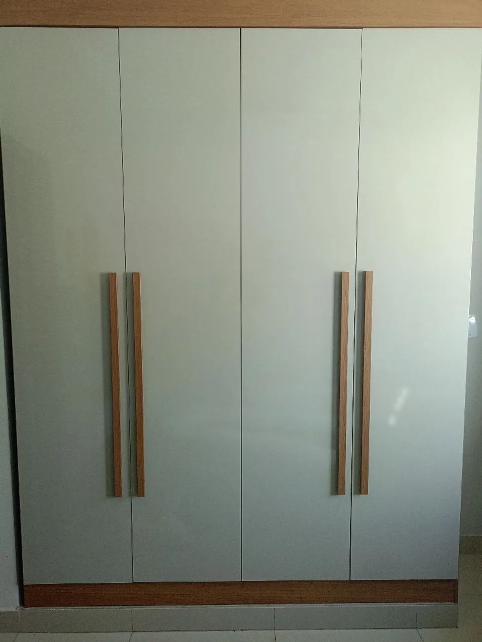 Guarda-Roupa Moderno - Design Elegante