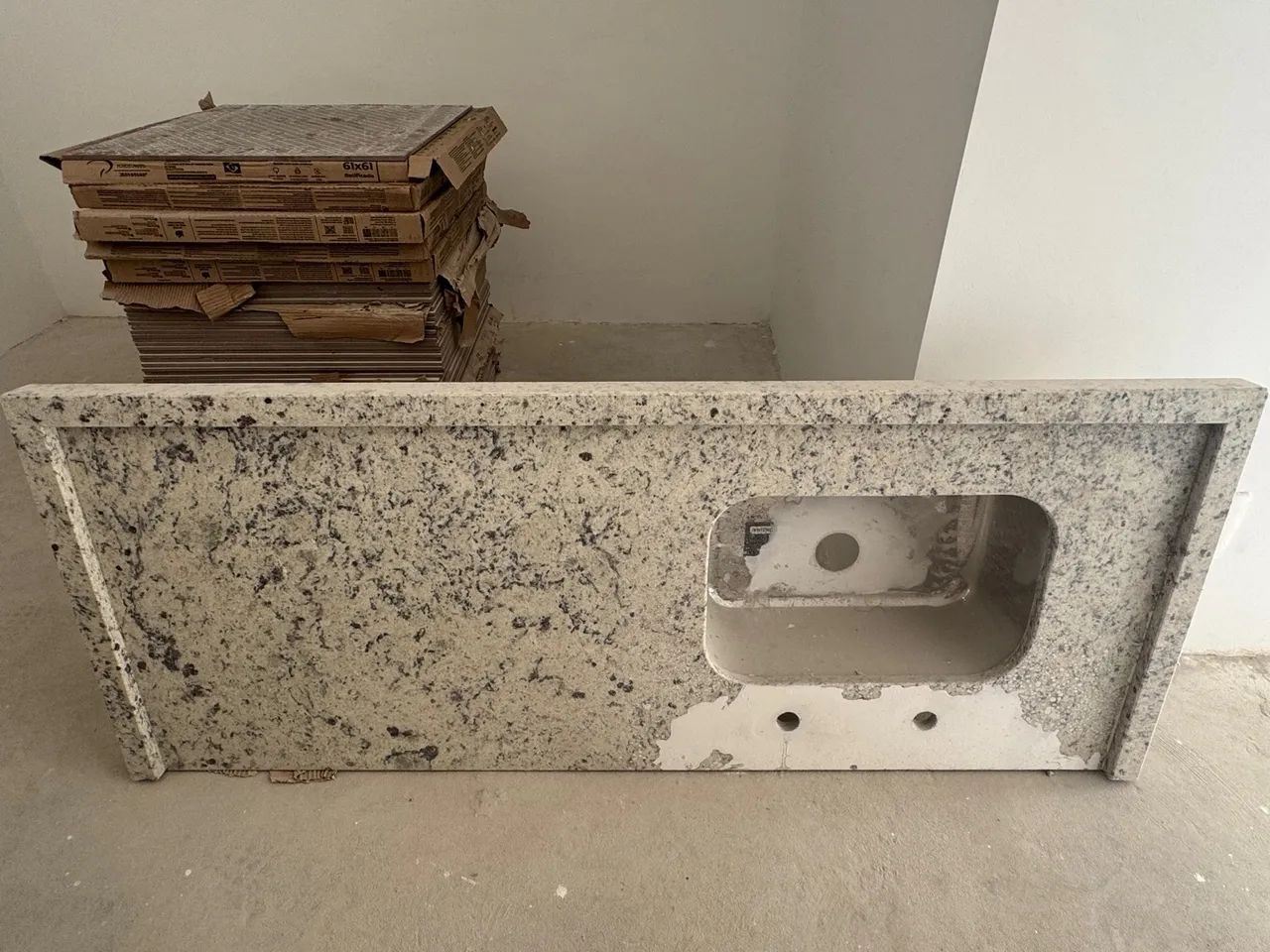 Bancada de Pedra com Pia Tramontina Prime