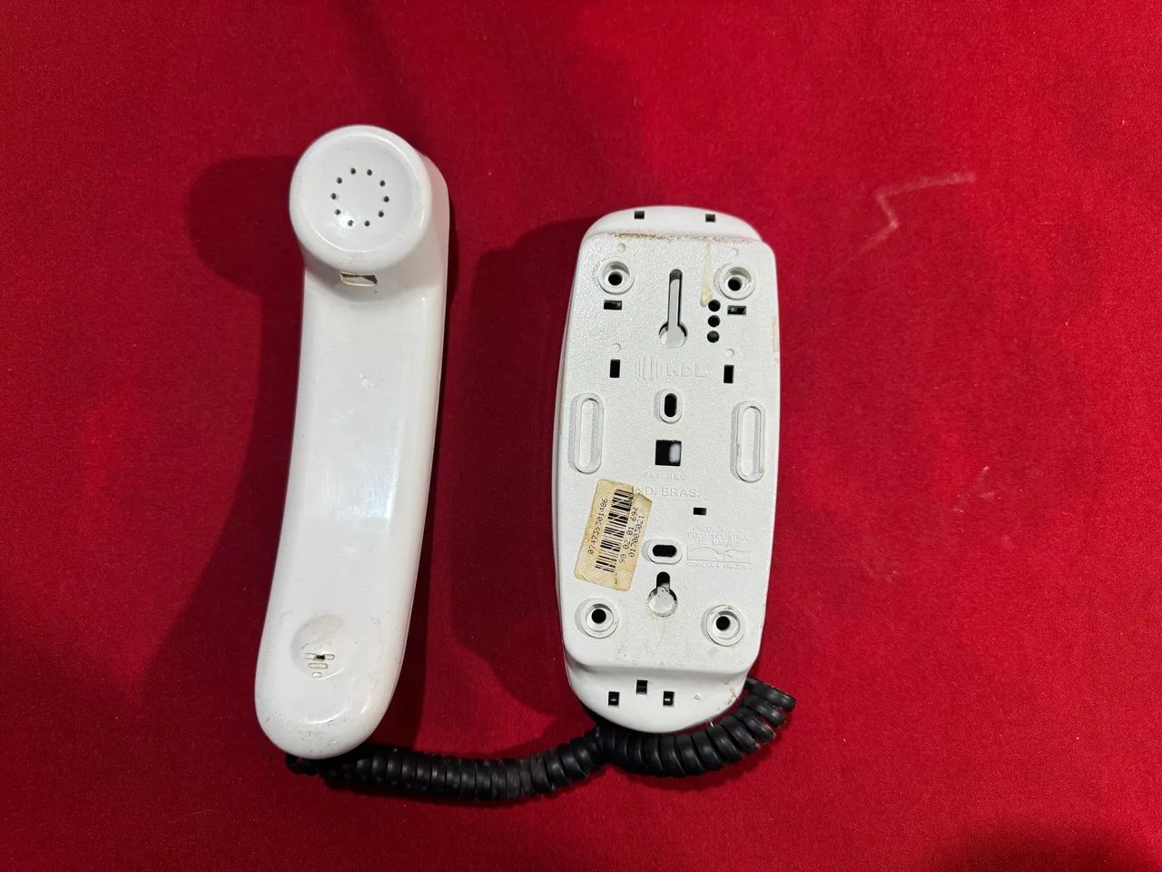 Interfone branco de parede64315482940162122