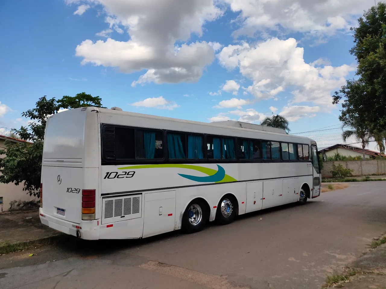 Ônibus A venda