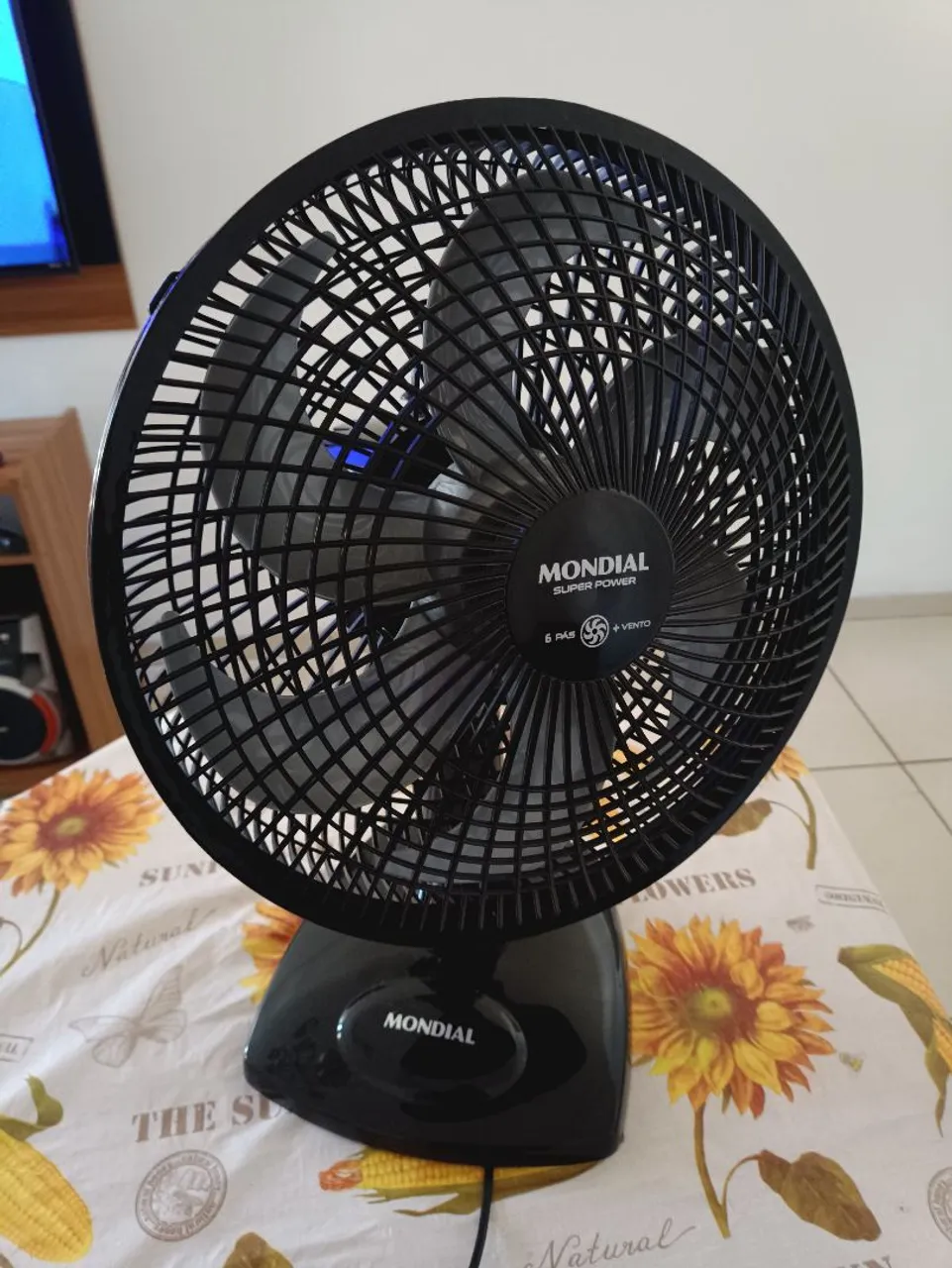 Ventilador de Mesa Mondial Super Power 6 Pás