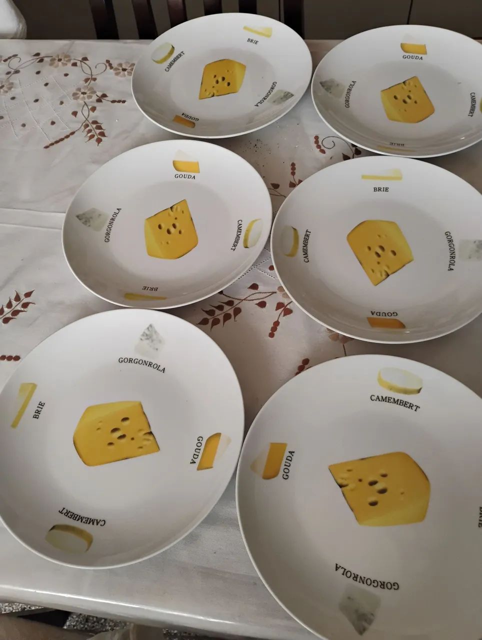 Jogo de prato de porcelana 