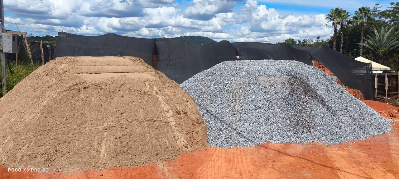 Areia lavada e brita para construção