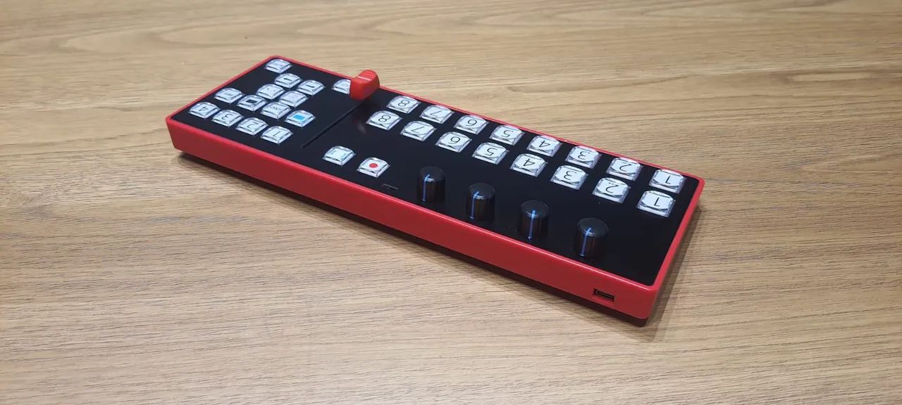 Mesa de Controle VMIX Switcher MIDI 2.0 - Transmissão ao Vivo Profissional