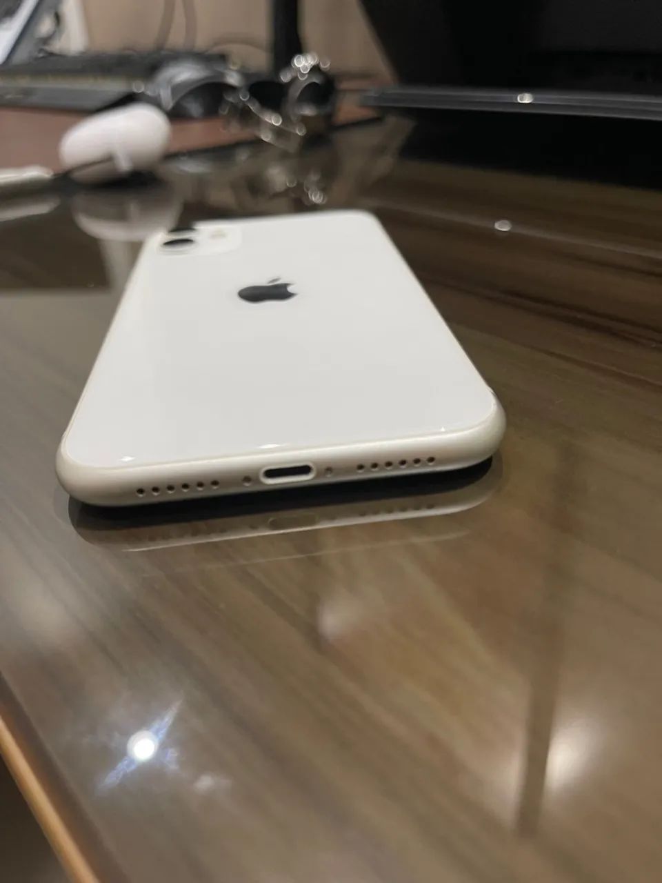 iPhone 11 branco 64 g  - Foto 3