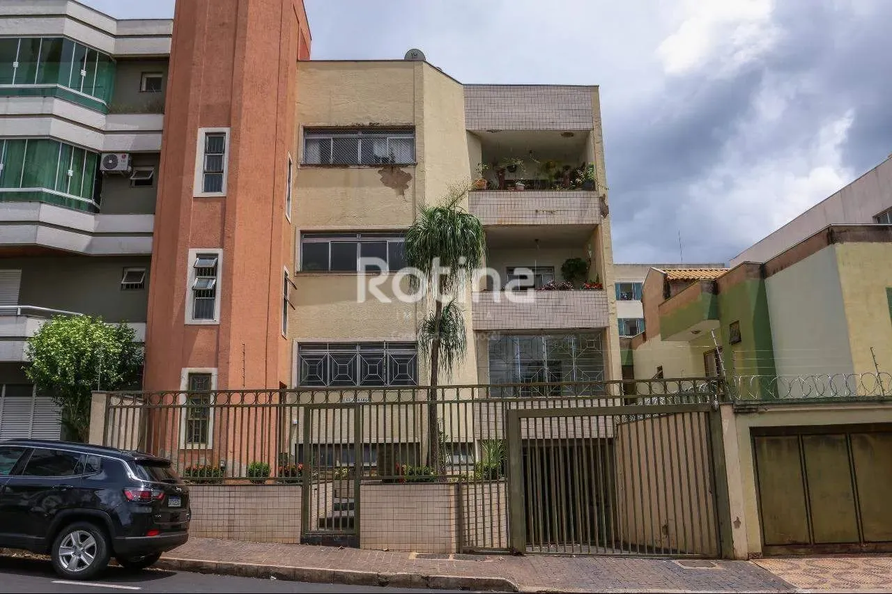 Apartamento para alugar, 4 quartos, Tabajaras - Uberlândia/MG - Rotina Imobiliária
