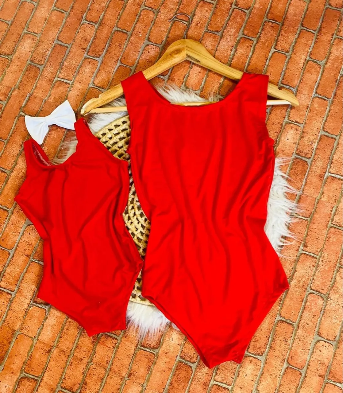 Bodies Vermelhos Mãe e Filha - Conforto e Estilo!
