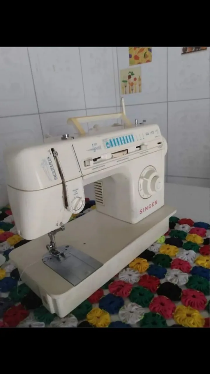 Máquina de Costura Singer Facilita Plus