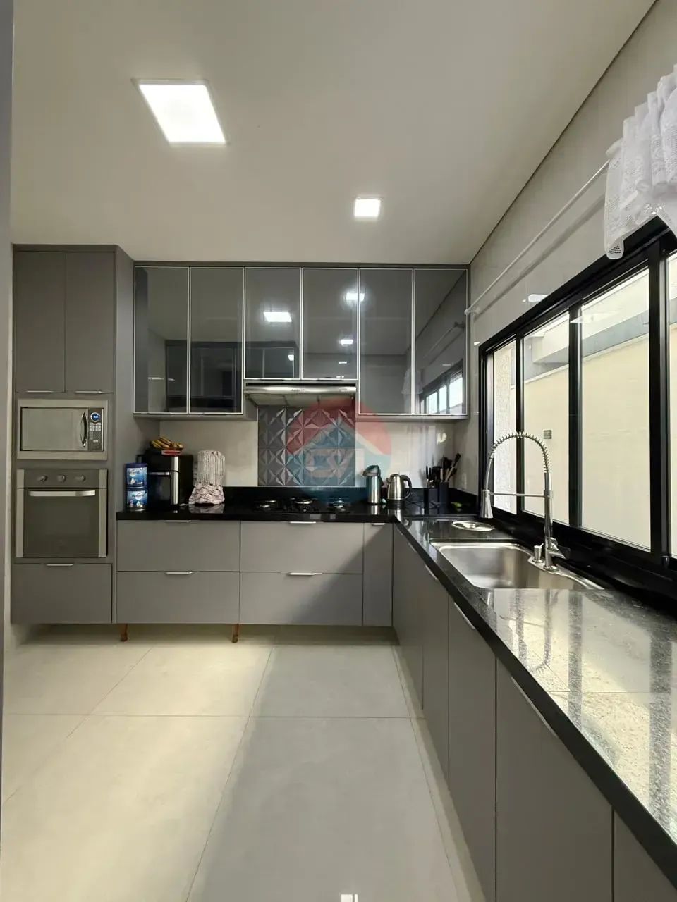 Lindo sobrado com 4/4, sendo 02 suítes Master. Cond. Belvedere II codigo: 159739 - Foto 5