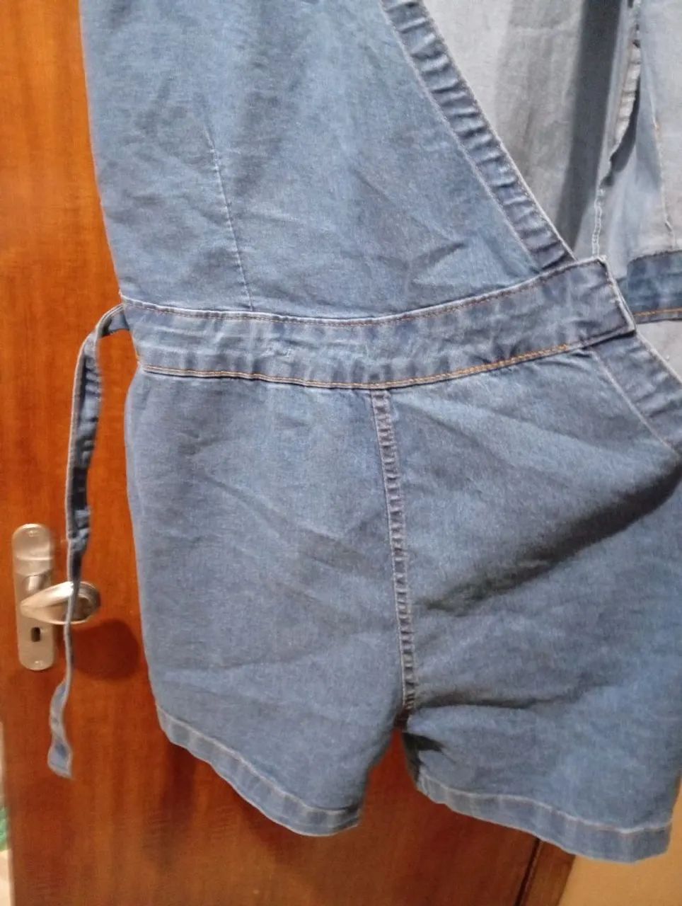 Macaquinho jeans plus size  tamanho 48 - Foto 3