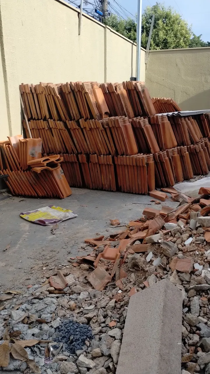 Telhas de Cerâmica Usadas