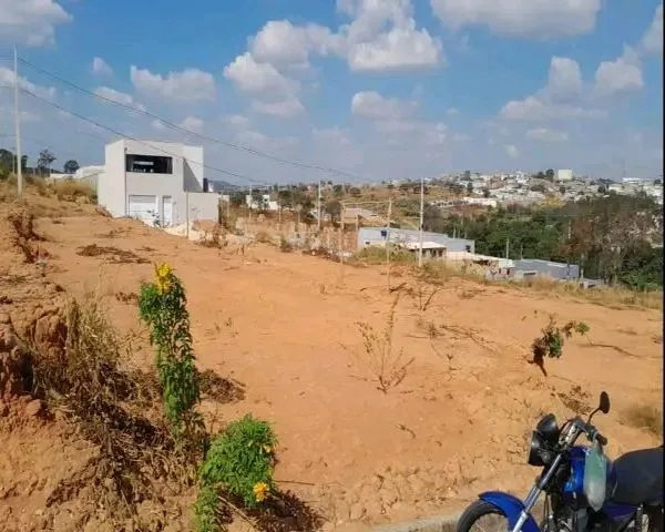 Vende se um lote