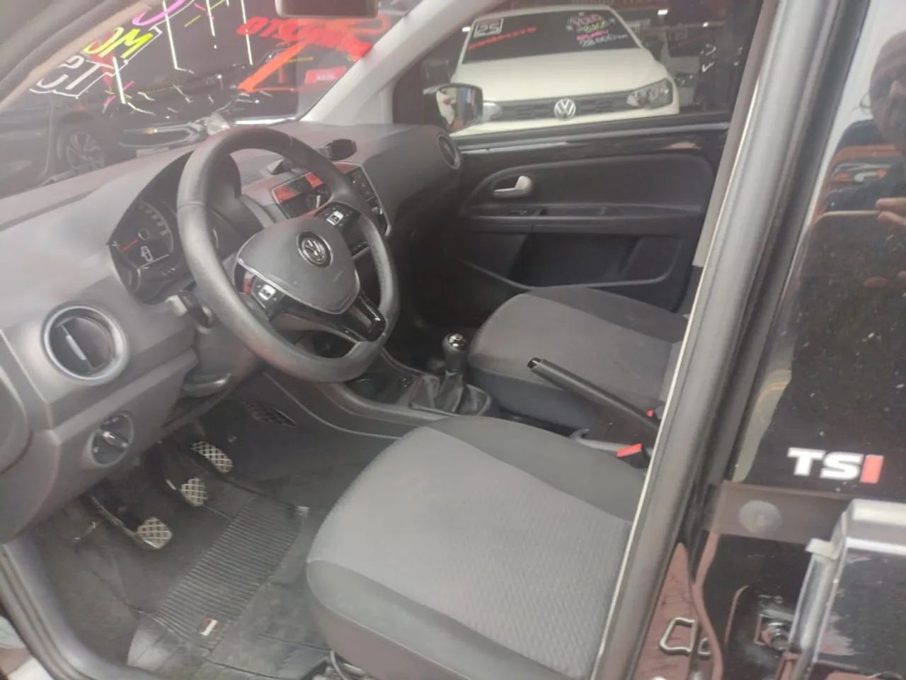 Volkswagen Up! Move 1.0 TSI Total Flex 12V 5P 2019 - Foto 4