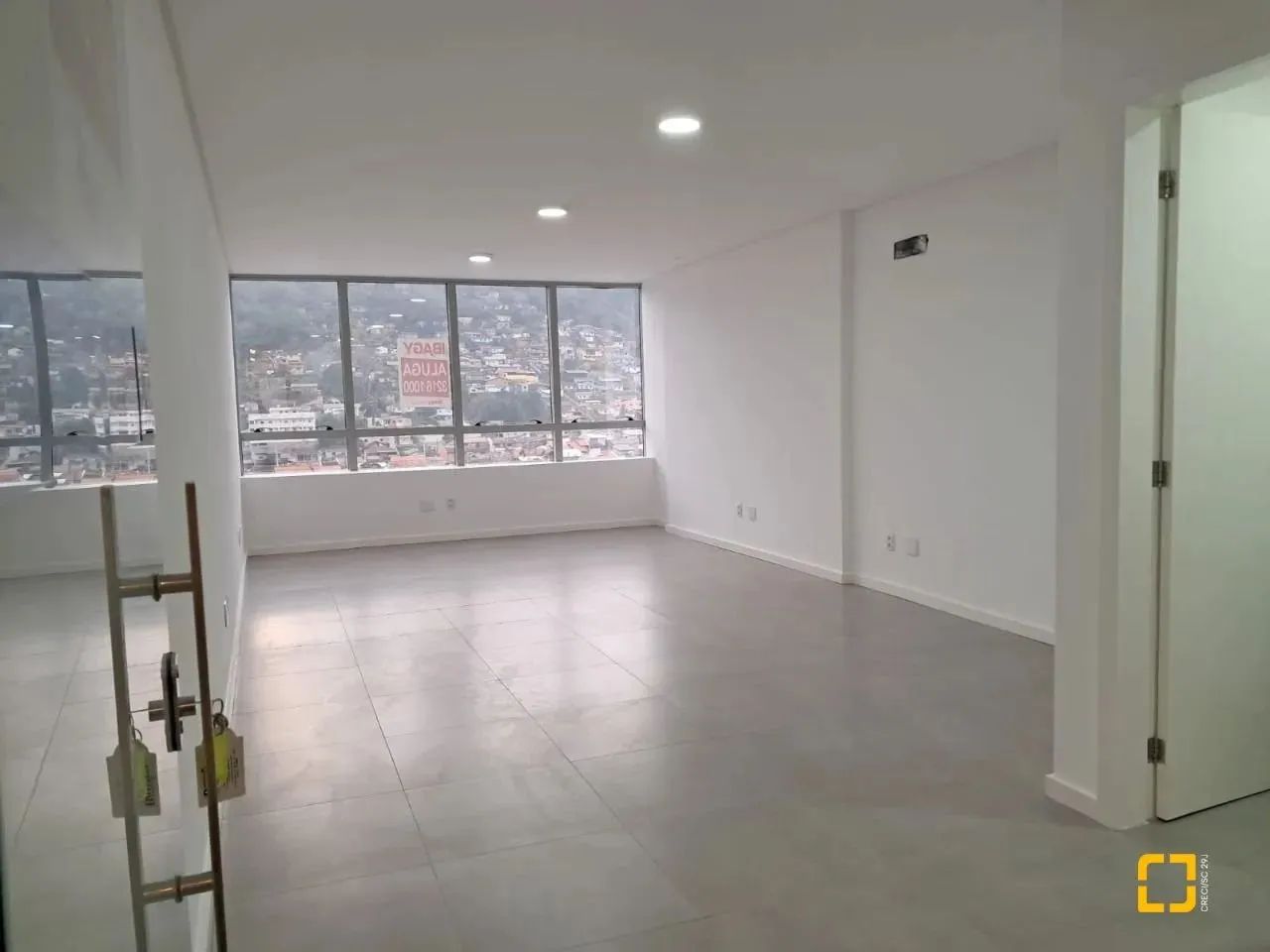 Sala Comercial em Saco Dos Limões - Foto 2