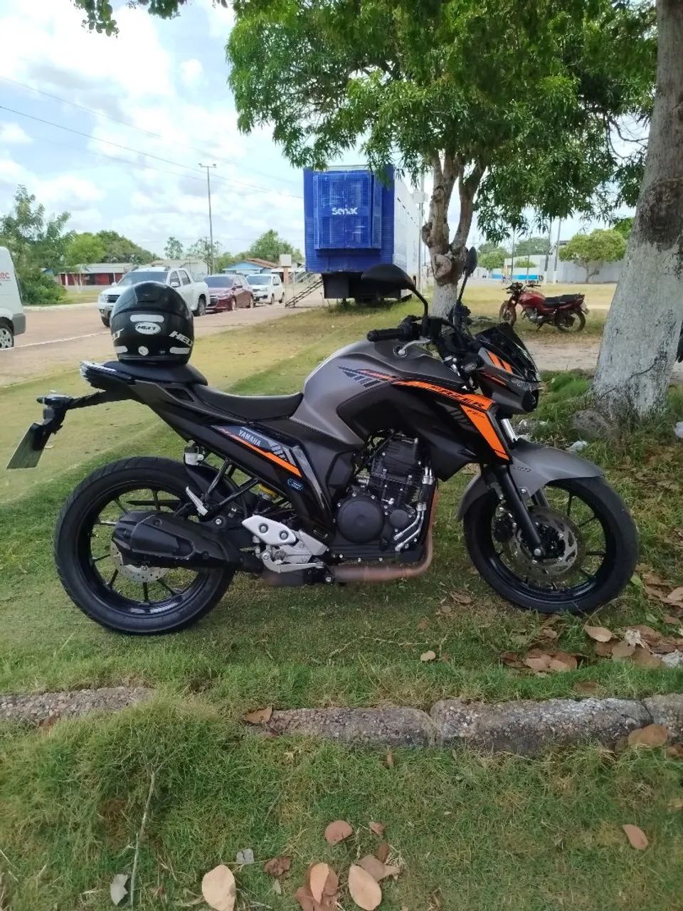 Vende-se Faz 25. 2025 conservada com manual e chave reserva.  - Foto 5