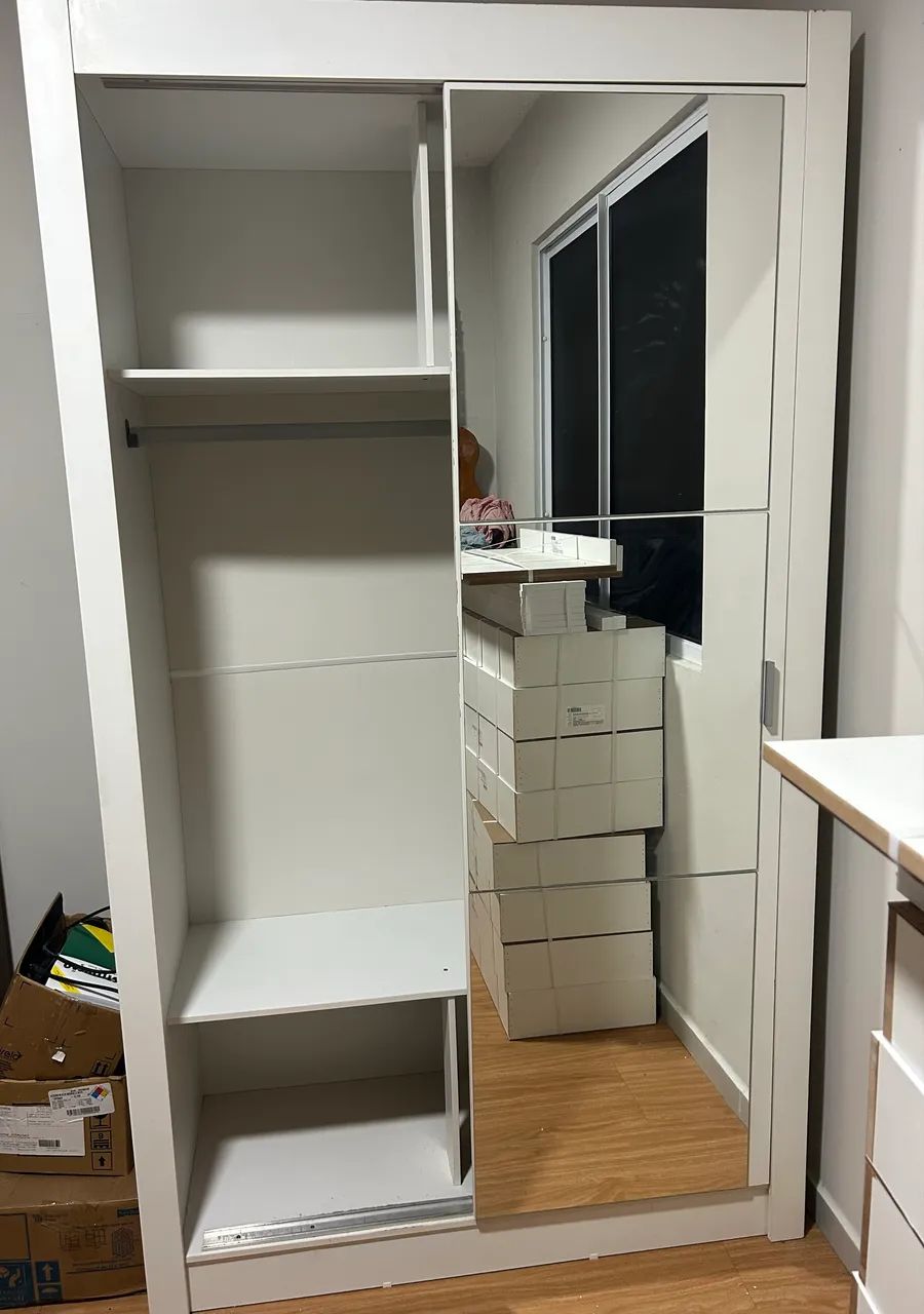 Guarda-roupa branco com espelho 2 portas - Foto 2