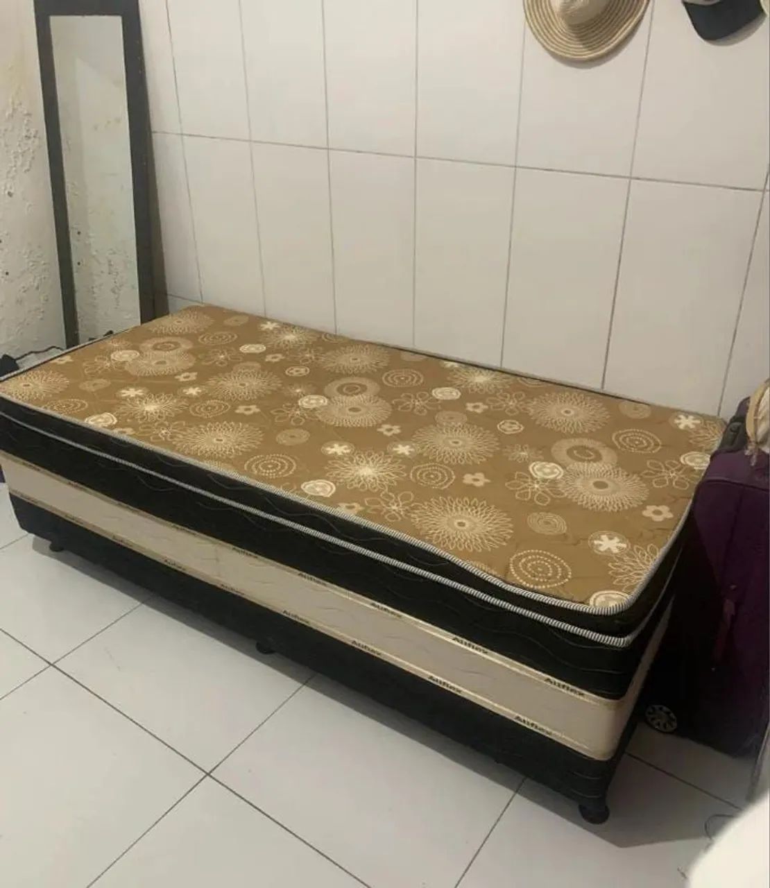 Cama de solteiro com 6 meses de uso