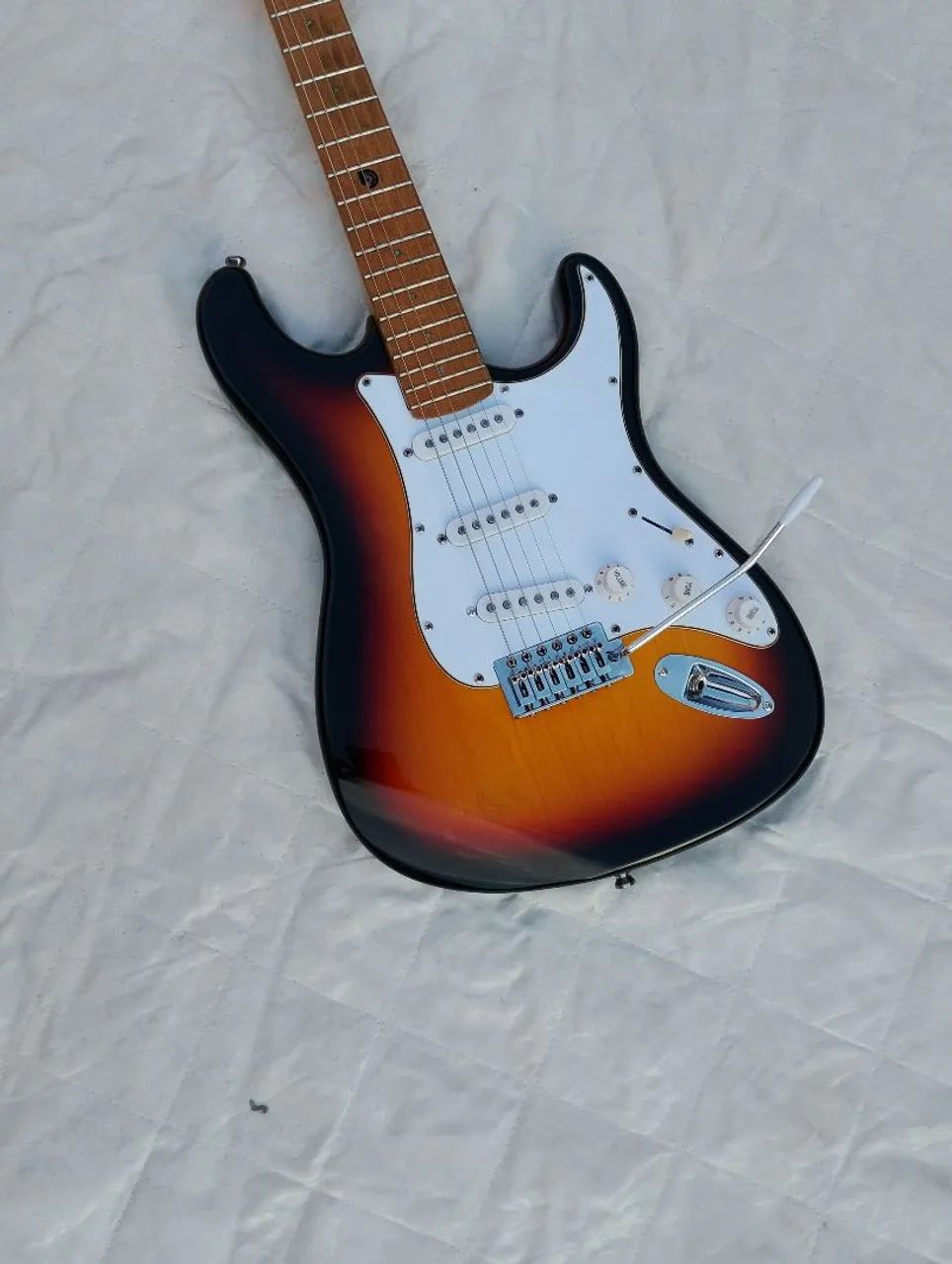 Guitarra Dolphin By Mendes - Foto 3