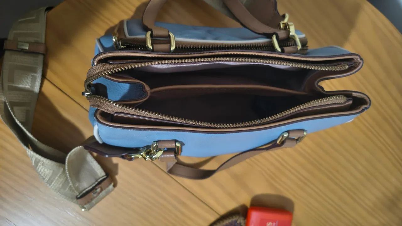 Bolsa luz da lua azul com detalhes off white - Couro - Foto 3