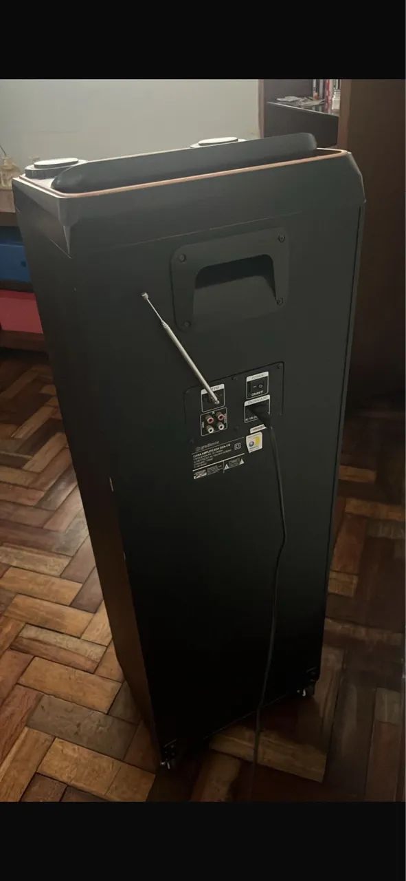 Vende-se caixa de som 