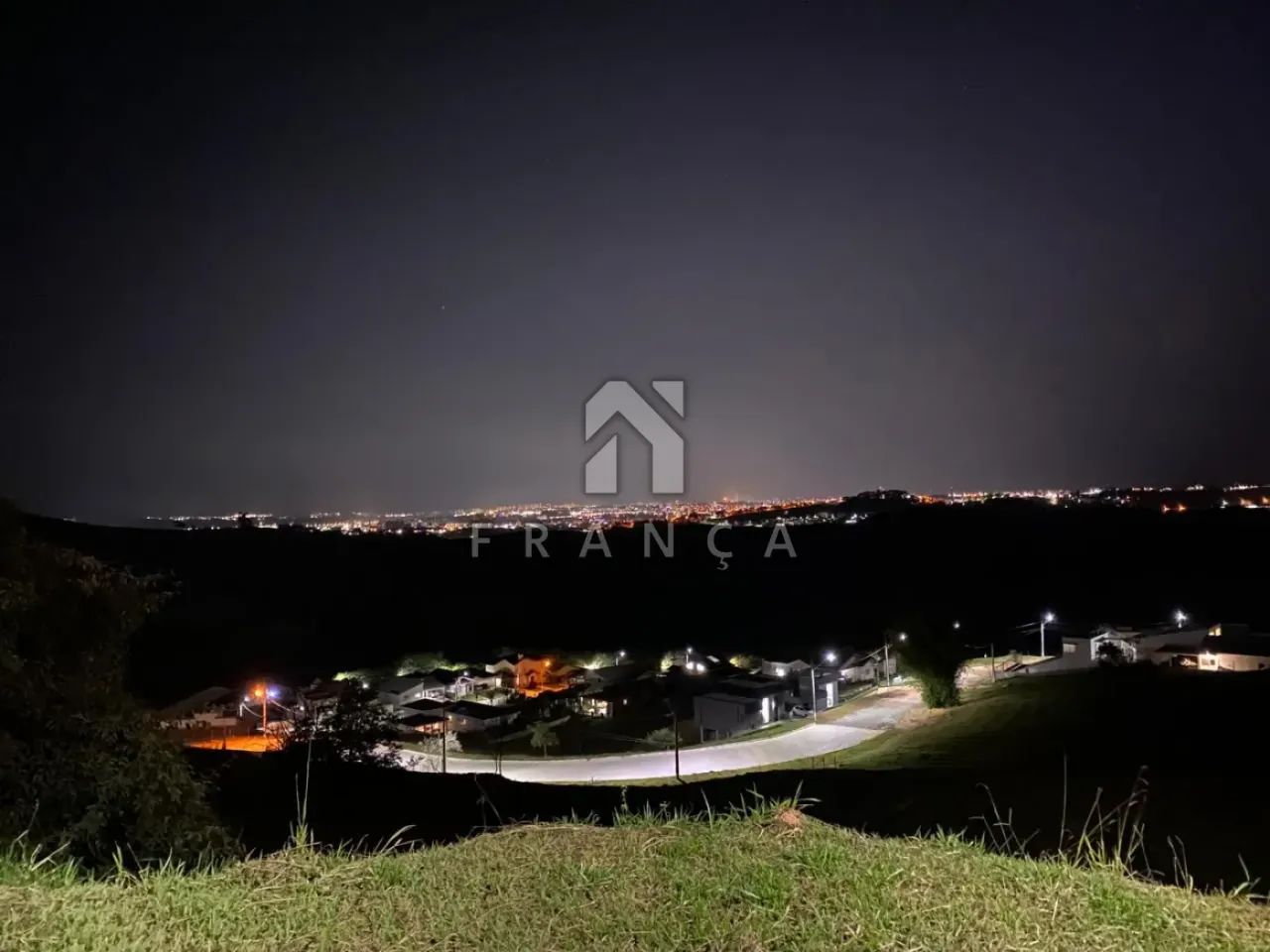 Terreno Condomínio em Jacareí