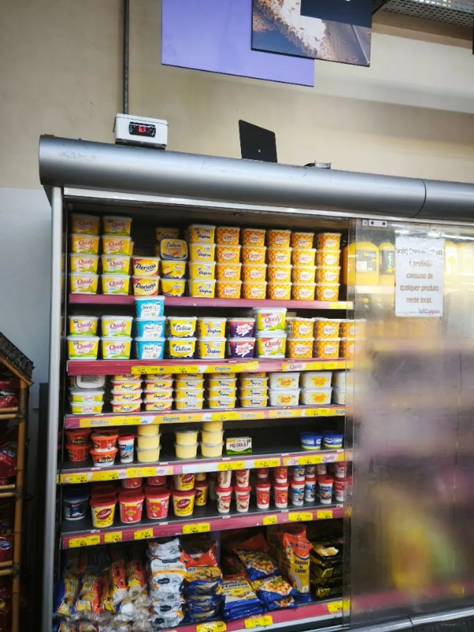 Expositor/Danoneira NSF 5 metros ( retirar)