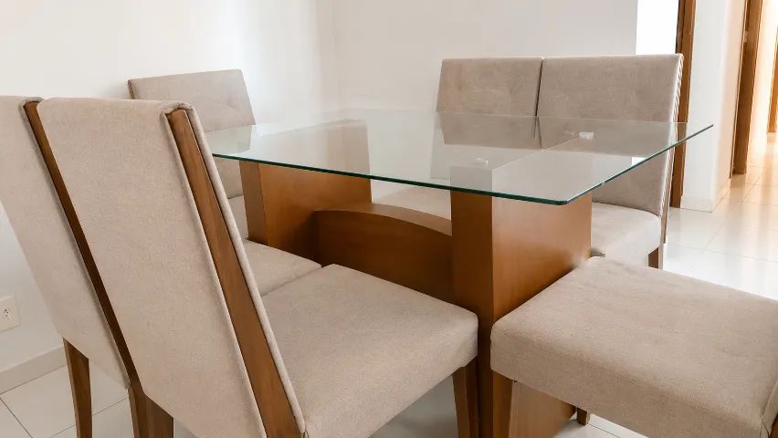 Mesa de Jantar com 6 Cadeiras - Vidro + Madeira - Foto 2