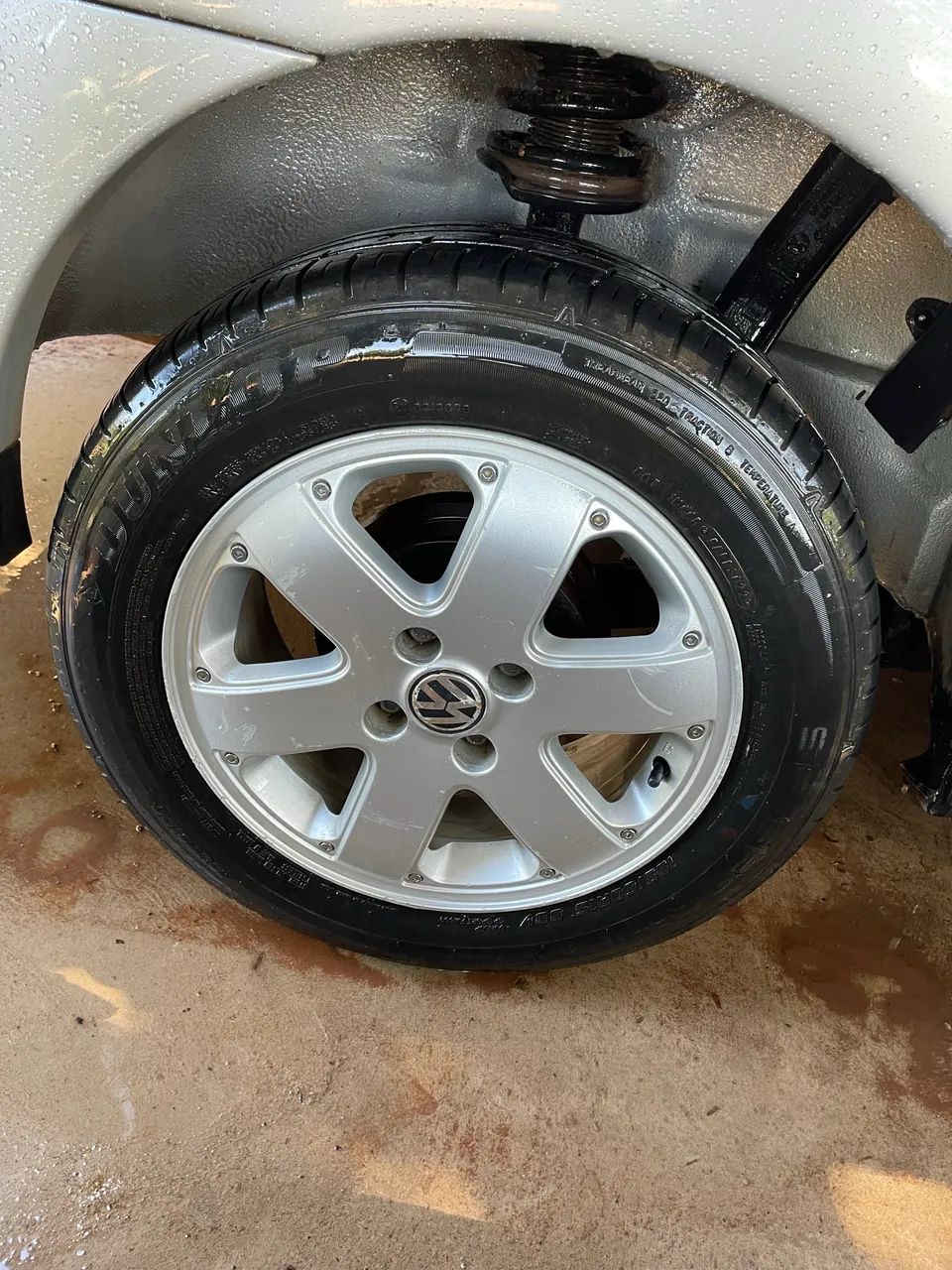 Roda track field aro 15 com pneus zeros