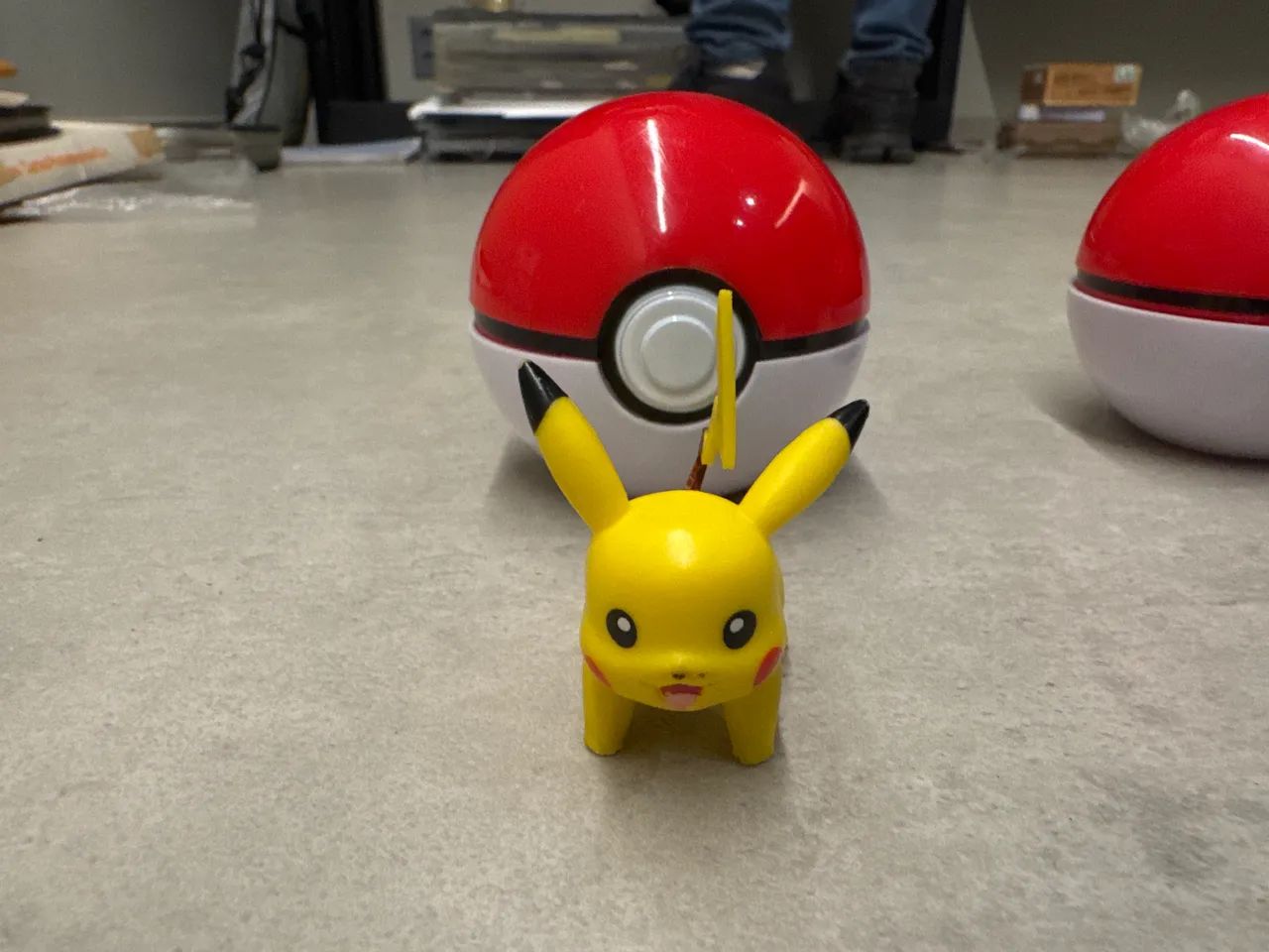 Miniatura de  pokemon com cinto e 2 pokebolas - Foto 4