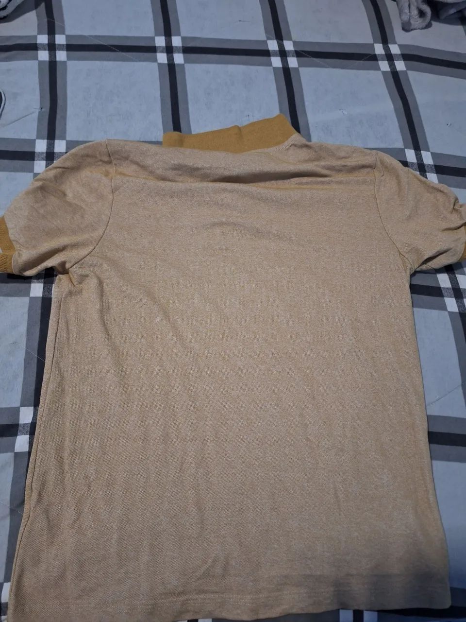 Vendo camisa básicas tamanho M em ótimo estado 