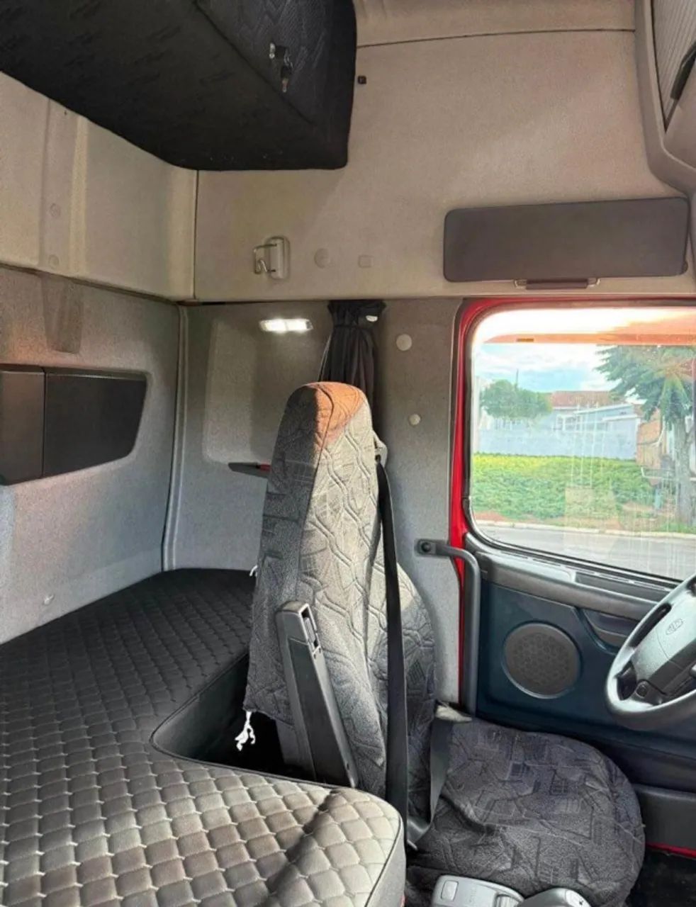 volvo fh 440 6x2 ano 2011 - Foto 8