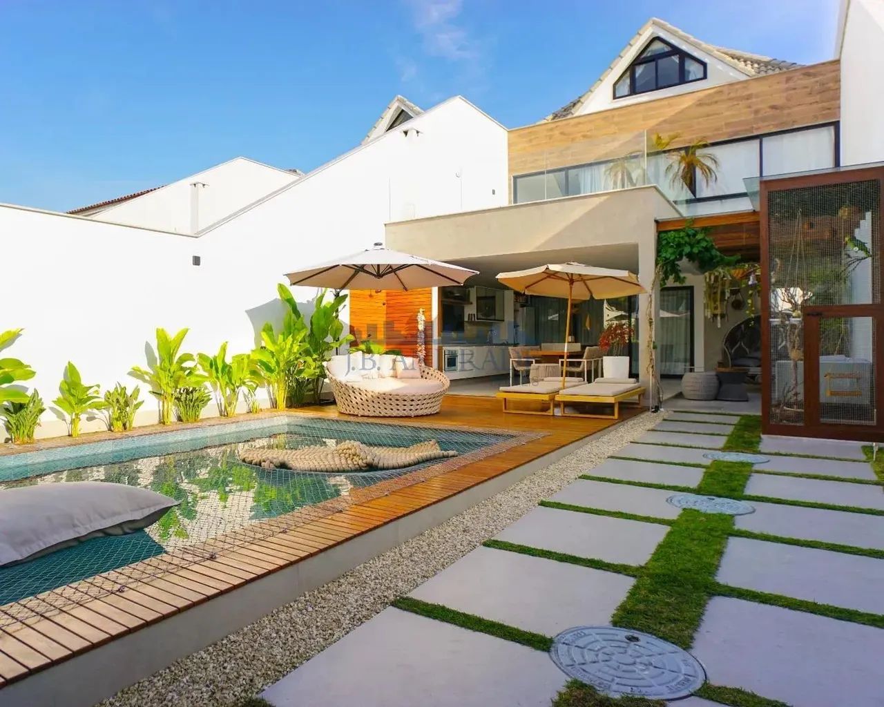 Casa em ''porteira fechada'' 5 suites, em condominio com segurança 24h 1
