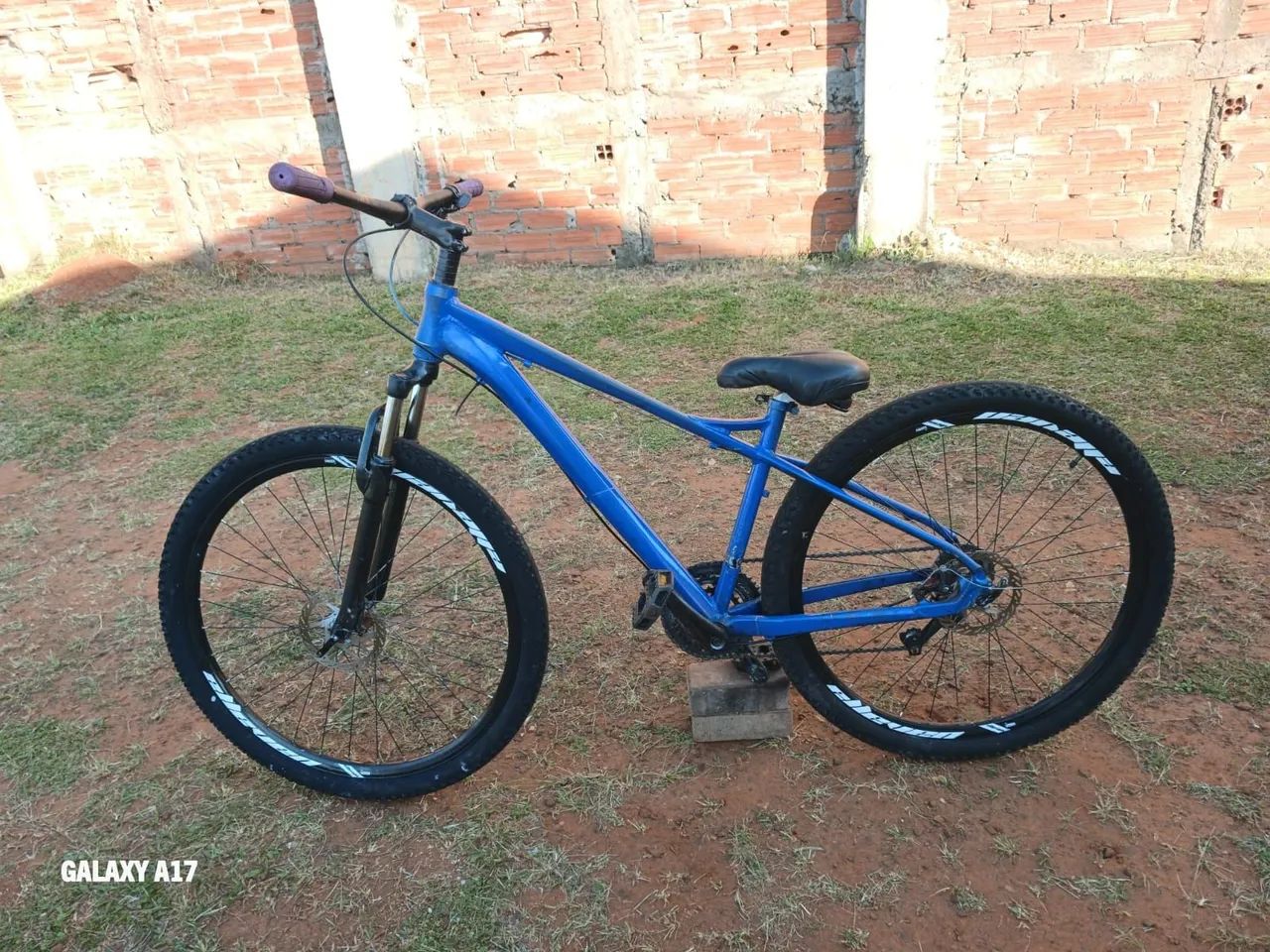 Vendo bicicleta aro 29 falta freio da frente 
