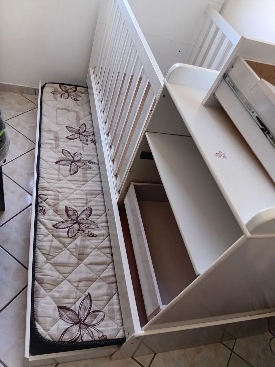 Berço de bebe com cama