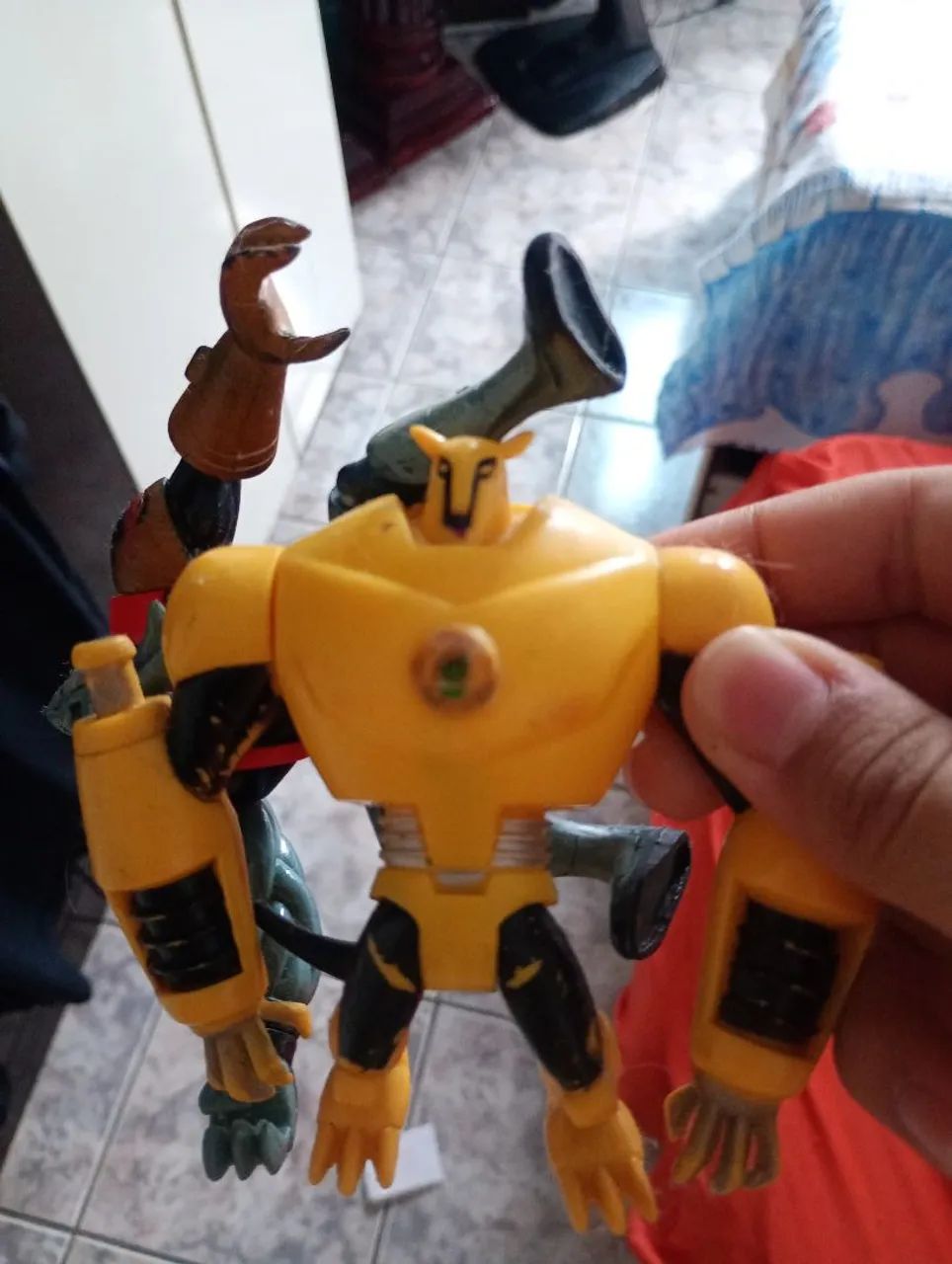 2 Boneco Ben10 de feira (Usado)