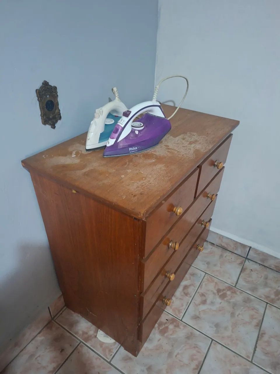 Comoda antiga de madeira   - Foto 2
