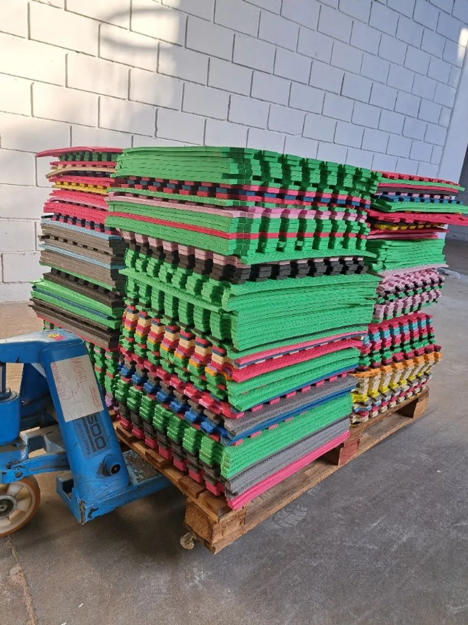 Lote de Tatames EVA com Defeitos de Fabricação 50x50 10mm - Foto 2