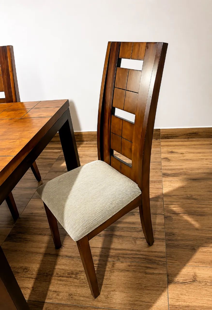 MESA DE JANTAR EM MADEIRA  - Foto 4