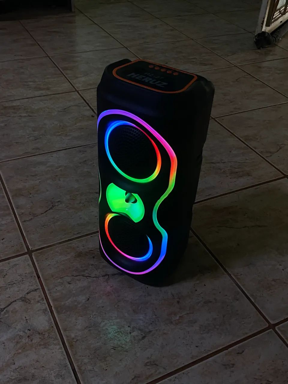 ? Caixa de Som Bluetooth com LED