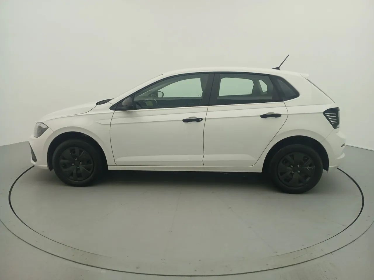 Volkswagen Polo Track 1.0 Flex 12V 5p, foto 2 de 18