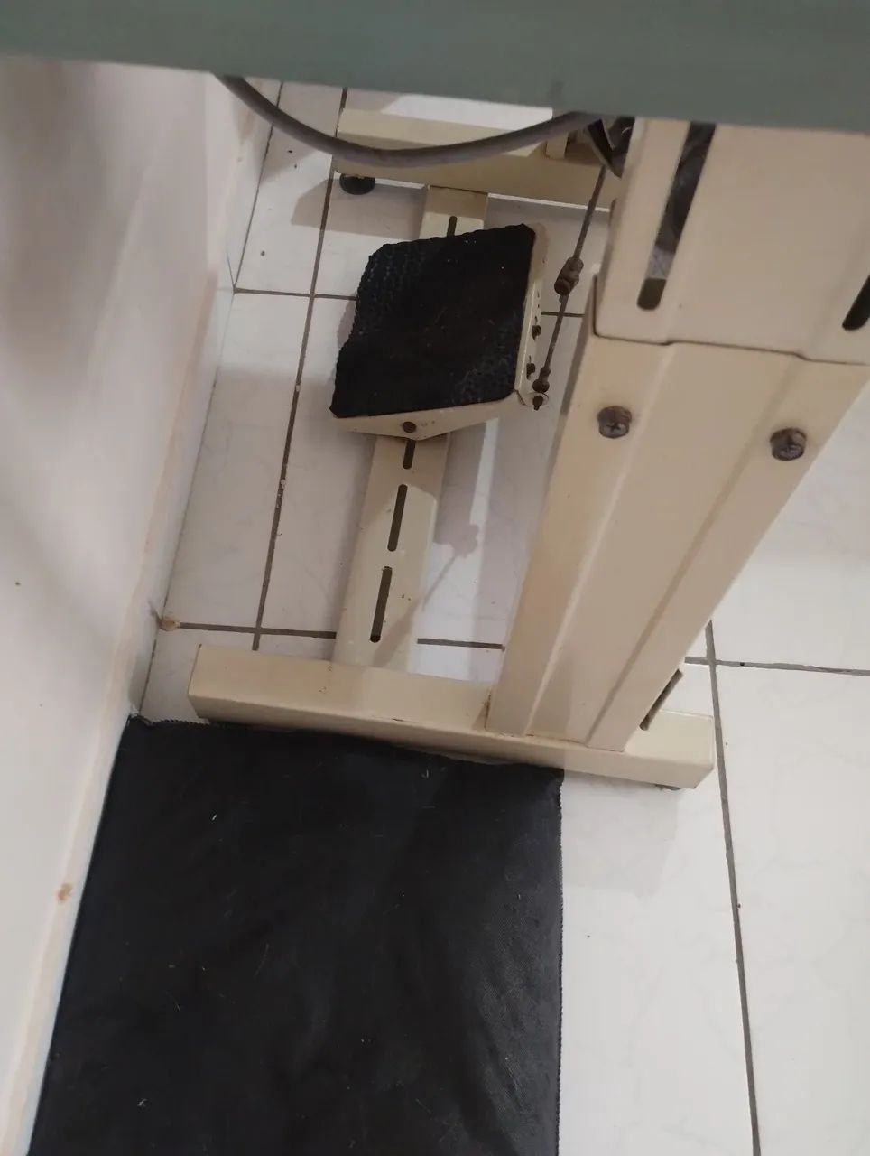 Vendo máquinas de costuras , Reta e orveloque  - Foto 3