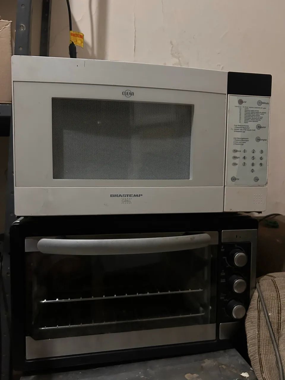 Dois Fornos Microondas e Elétrico 