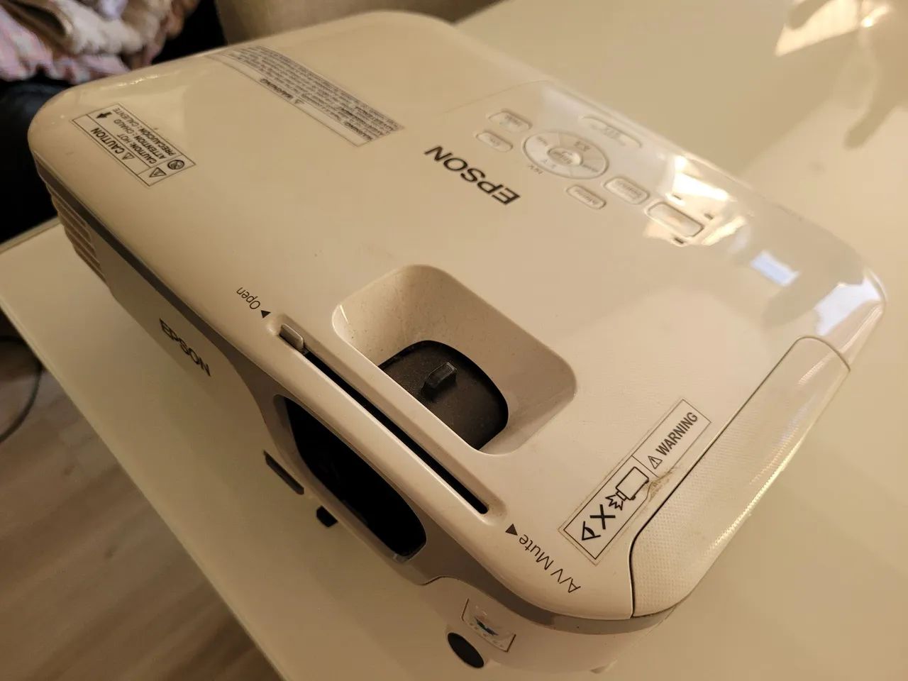 Projetor Epson Powerlite S11 - acompanha tela e suporte de teto. - Foto 3