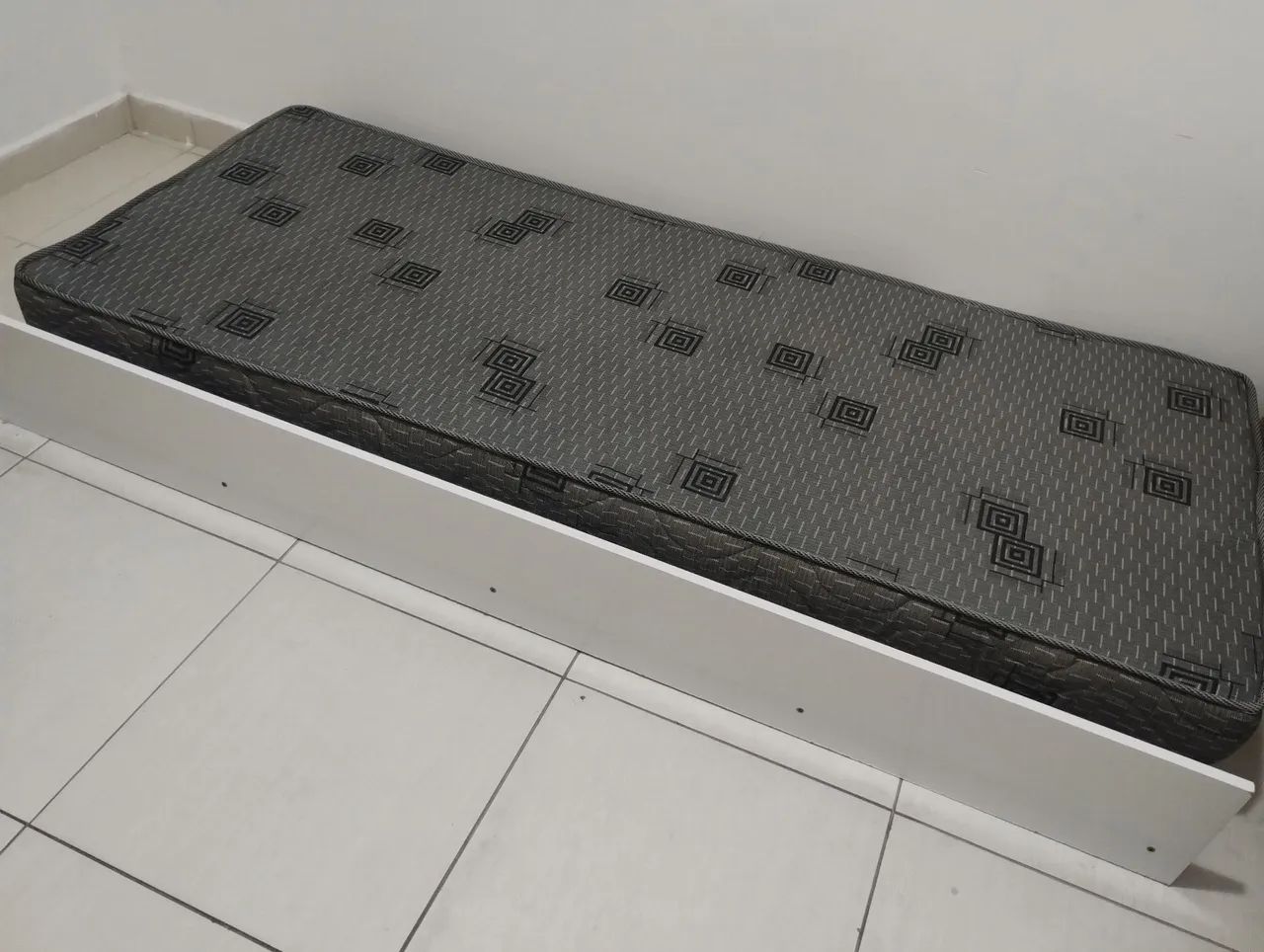 VENDE-SE CAMA DE SOLTEIRO  - Foto 2