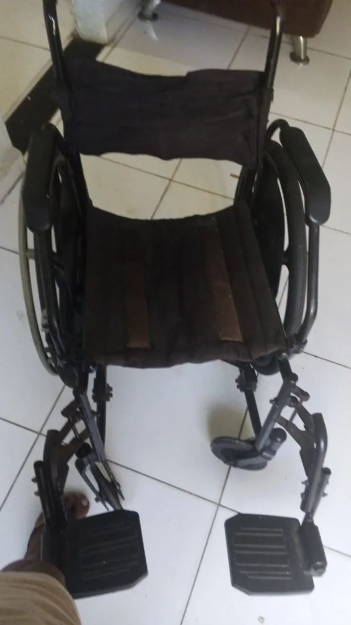 Cadeira de rodas  - Foto 2