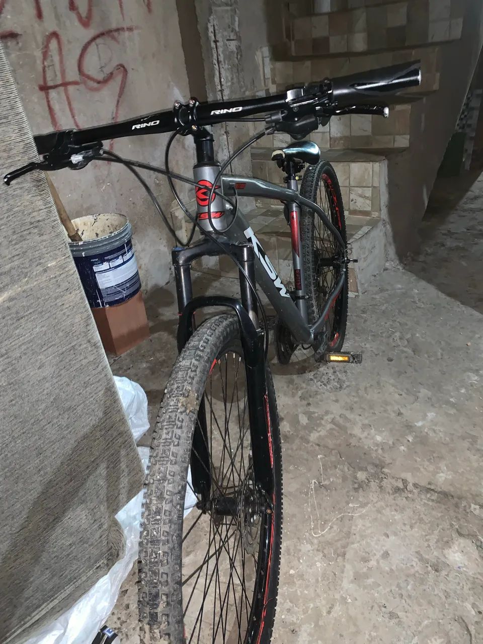 Bike aro 29 semi nova segunda mão  - Foto 4